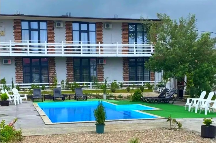 Лучший отель Абхазии на берегу моря с питанием,бассейном,собственным пляжем все включено для отдыха с детьми цены 2026 недорогие.