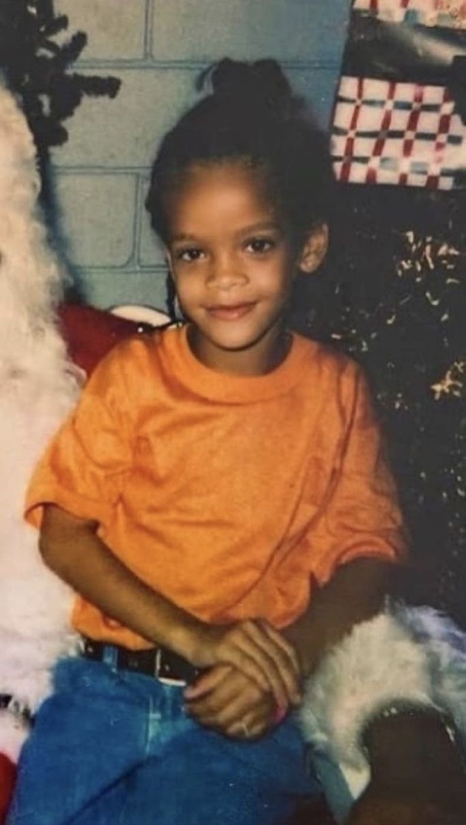 РиРи в детстве 