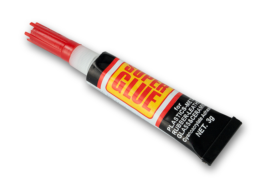 Клей изобрели в 1942 году, во времена второй мировой войны.