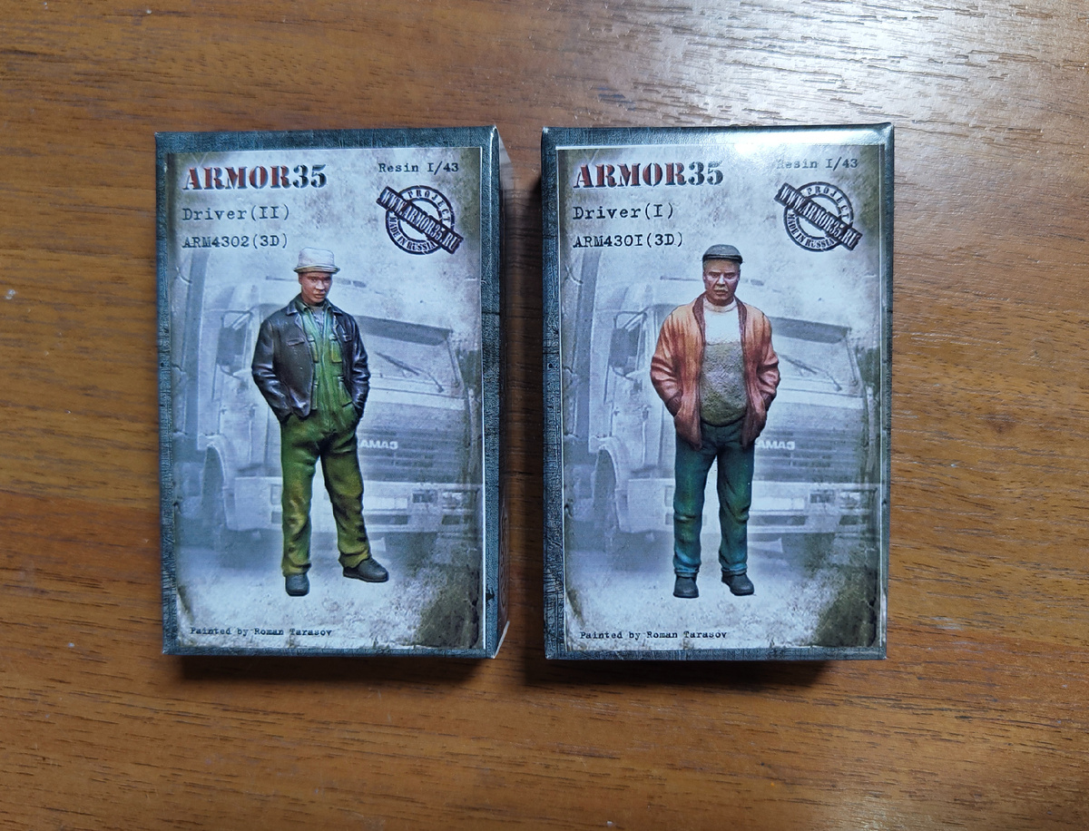 Водитель 1 и водитель 2, но мы то знаем, кто это на самом деле))