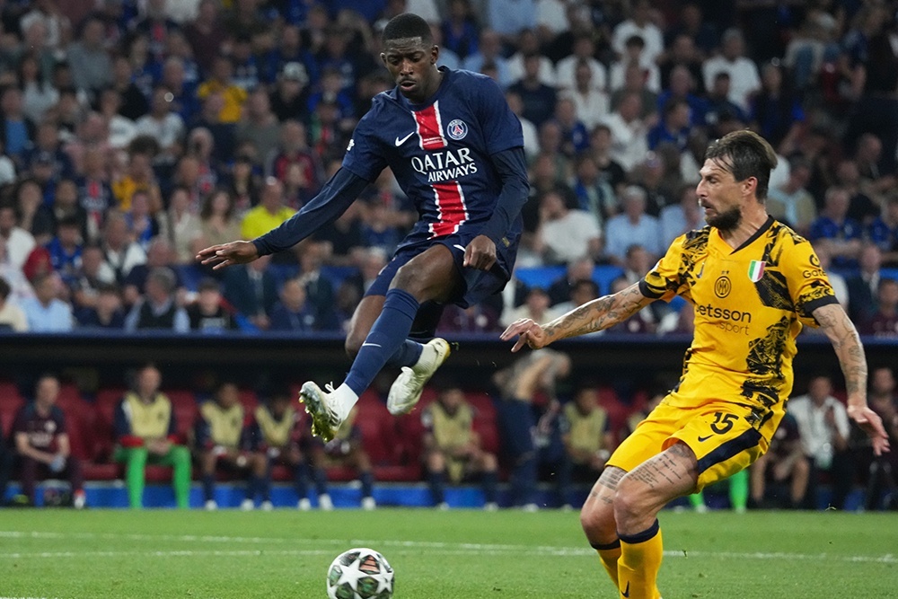    Француз Усман Дембеле (слева) вместе с ПСЖ пойдут за второй победой в Лиге чемпионов кряду. / GettyImages