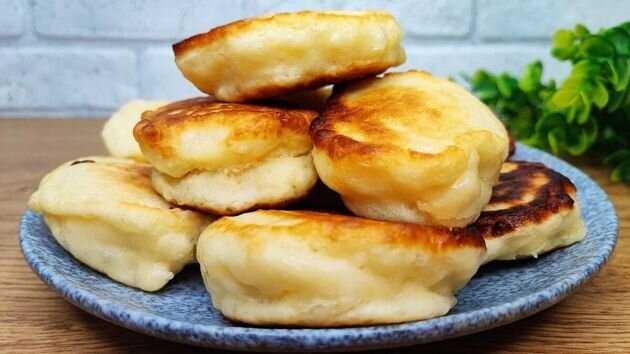 Оладушки на кефире: волшебный рецепт, который не впитывает масло и всегда получается