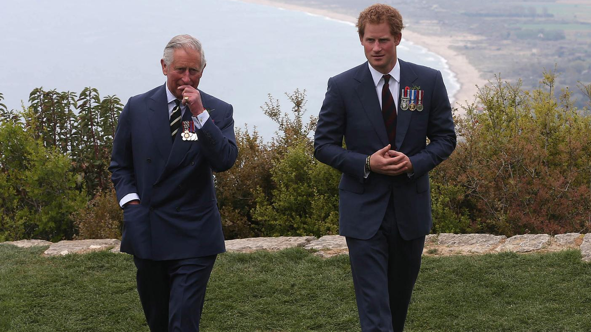    Карл III и принц Гарри. Фото: Getty Images