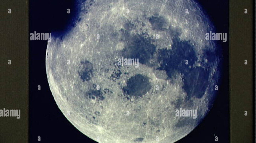   Луна не настоящая и астрономы в панике! что скрывает ночное небо