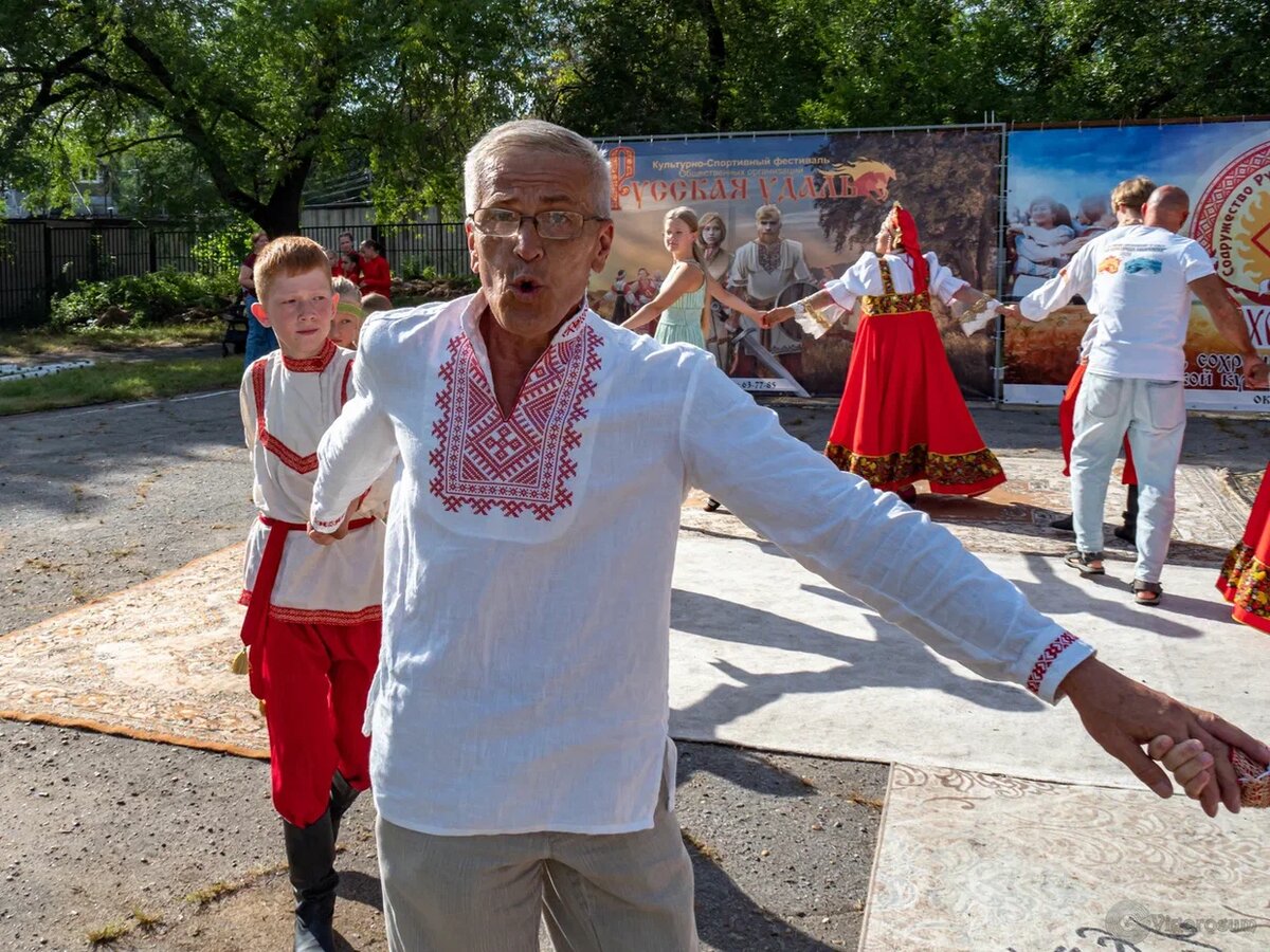 Организатор ежегодного праздника "Русская удаль" Виталий Аантольевич Сичкарь 
