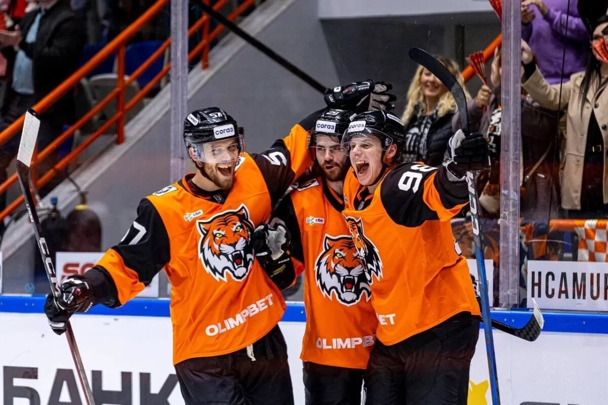    ХК «Амур» вырвал победу у китайцев в первом домашнем матче сезона 2025/2026