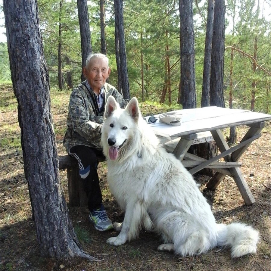    Егор Артамонов любил своего преданного пса. Фото: предоставлено yakutia.aif.ru героем публикации