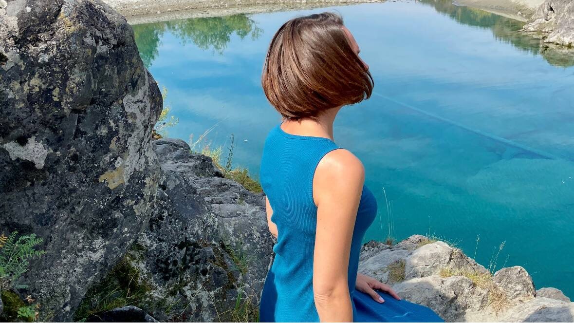 Голубые озер а в разные осенние месяцы