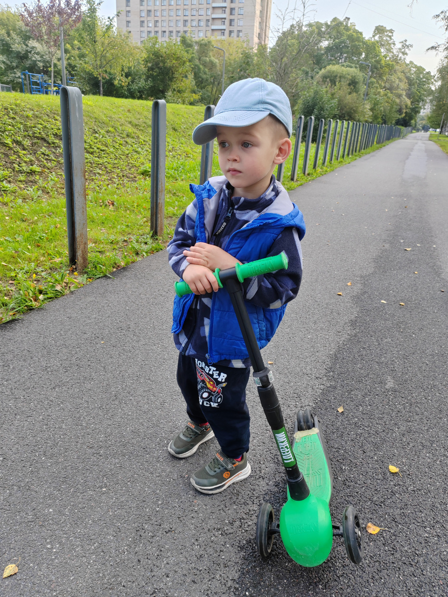 Паша, это в вс мы с ним гулять ходили