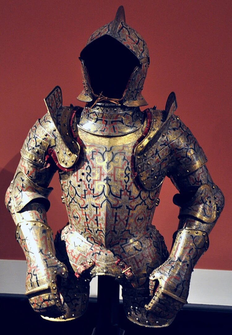 Доспехи Николая Радзивилла Чёрного. Изготовлены в Нюрнберге, в настоящее время хранятся в Императорской оружейной палате в Вене. Комсомольская правда / https://www.kp.ru/daily/26428.3/3299211/