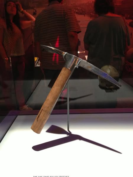Ледоруб которым Меркадер убил Троцкого. Международный музей шпионажа в Вашингтоне.