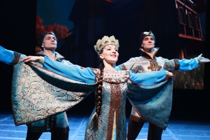    Фото:Концертный ансамбль «ДАЛЬНИЙ ВОСТОК»