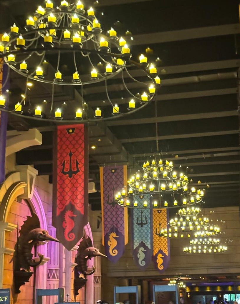 Проход возле касс