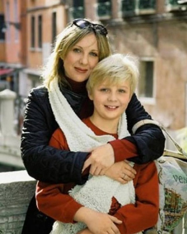    Денис с мамой