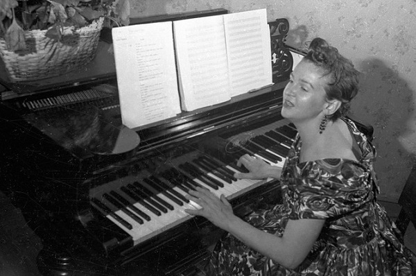    Людмила Лядова