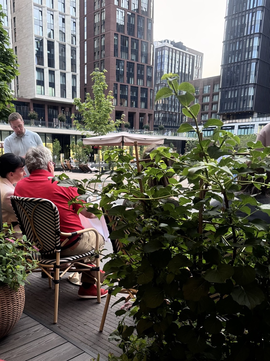 на летней веранде 