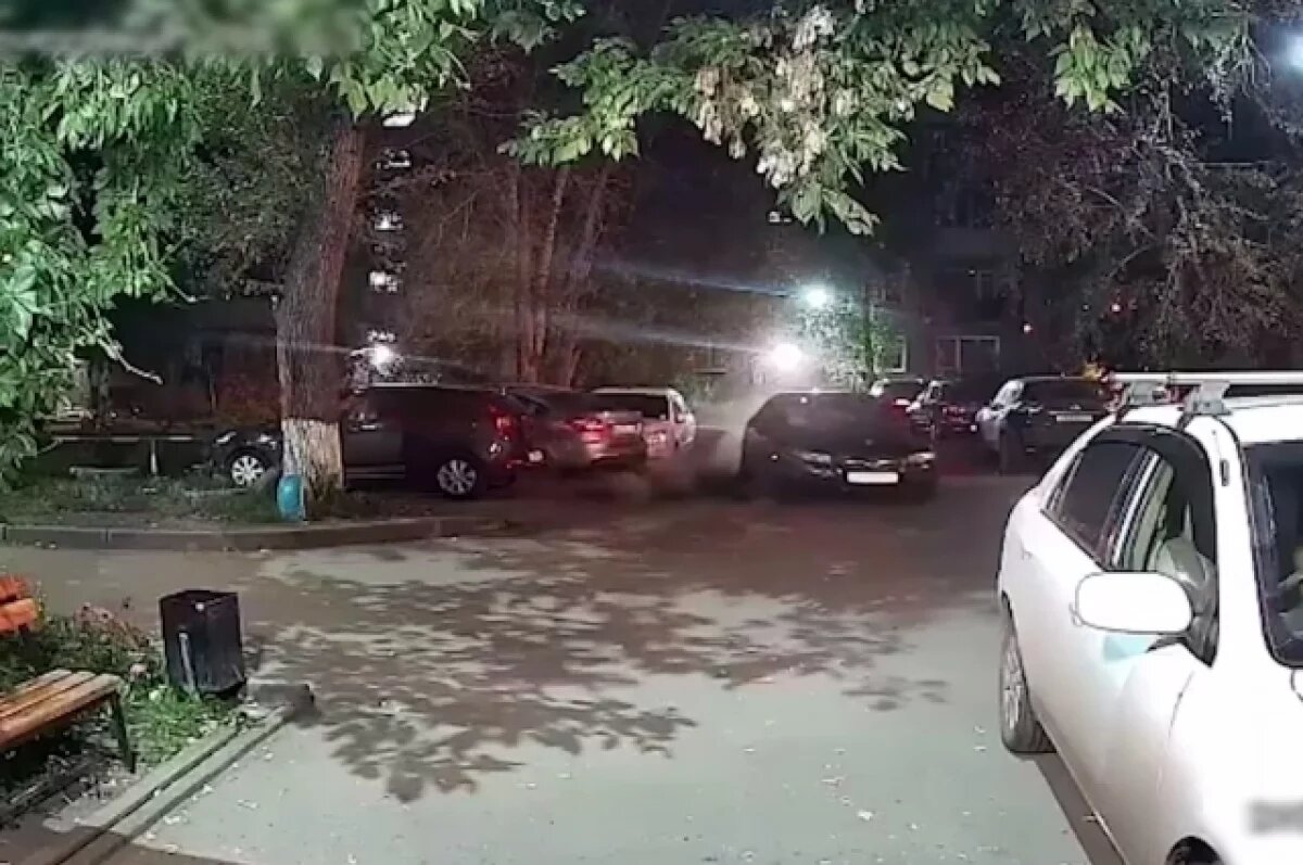    Пьяная омичка без прав устроила массовое ДТП во дворе жилого дома