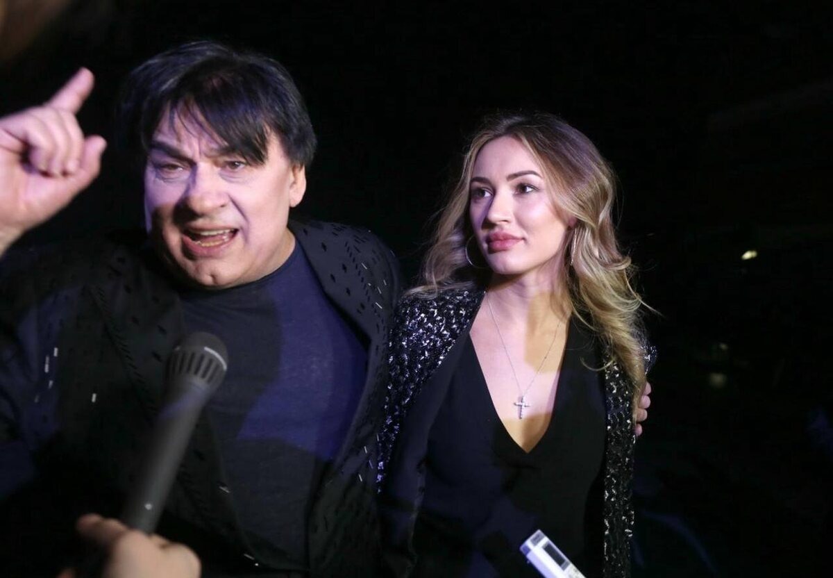 Александр Серов