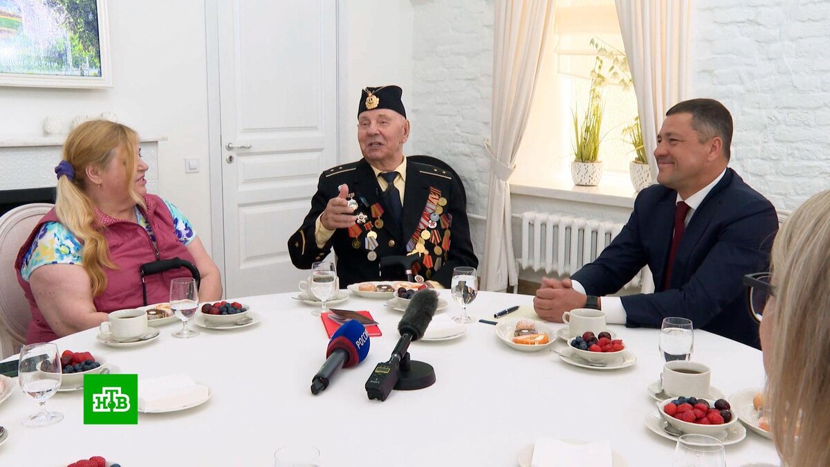    Вернувшийся из Латвии ветеран Москальёнов получил российский паспорт