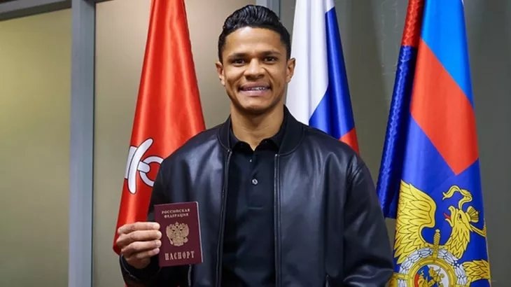    Больше не русский. Как «Зенит» и Семак пострадают из-за Дугласа Сантоса? Фото #1