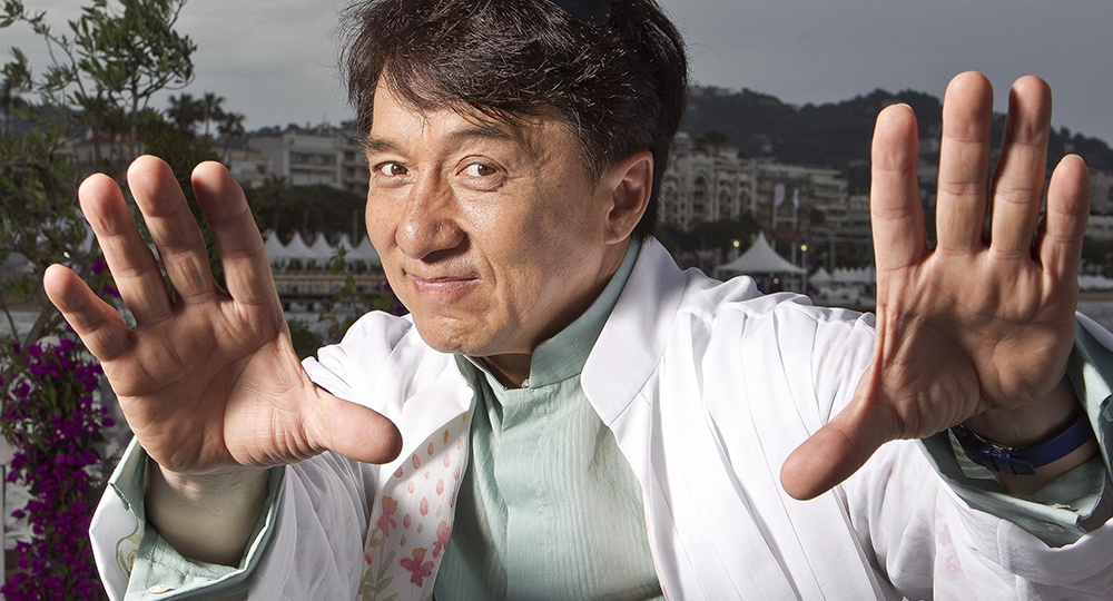Как Джеки Чан до сих пор жив после всех своих трюков?