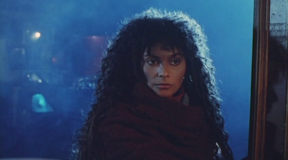 Кадр из фильма «Неоновый город» (1991)