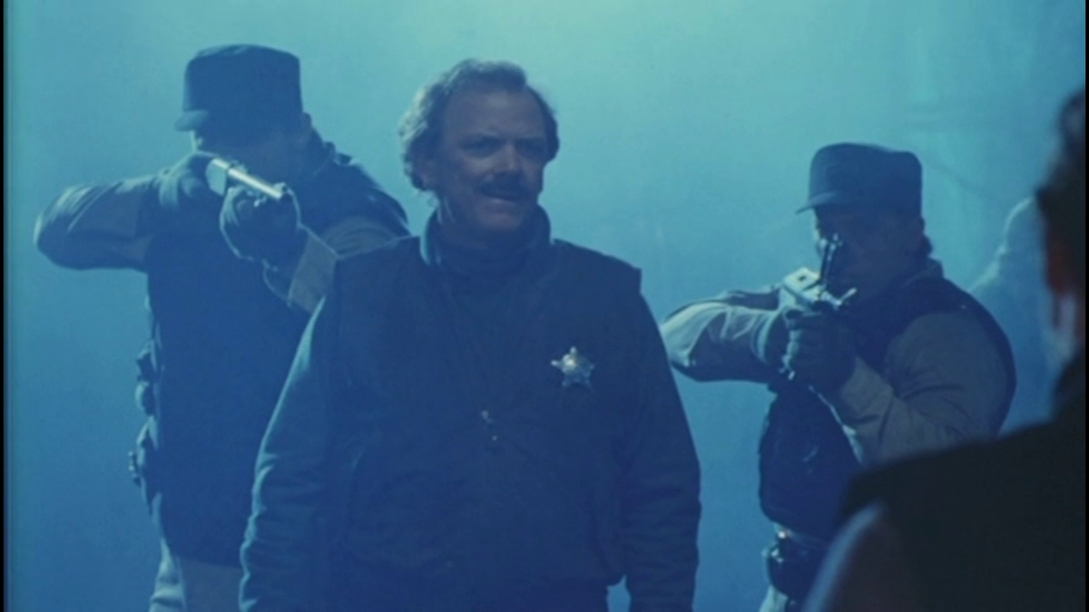 Кадр из фильма «Неоновый город» (1991)