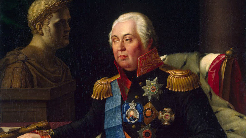     Михаил Кутузов родился 16 сентября 1745 в Санкт-Петербурге в семье генерал-поручика Иллариона Голенищева-Кутузова. В 1761 году он окончил Артиллерийскую и Инженерную дворянскую школу, после чего преподавал там математику. Позже был флигель-адъютантом принца Петра Августа Фридриха Гольштейн-Бекского Gettyimages.ru Fine Art Images / Heritage Images