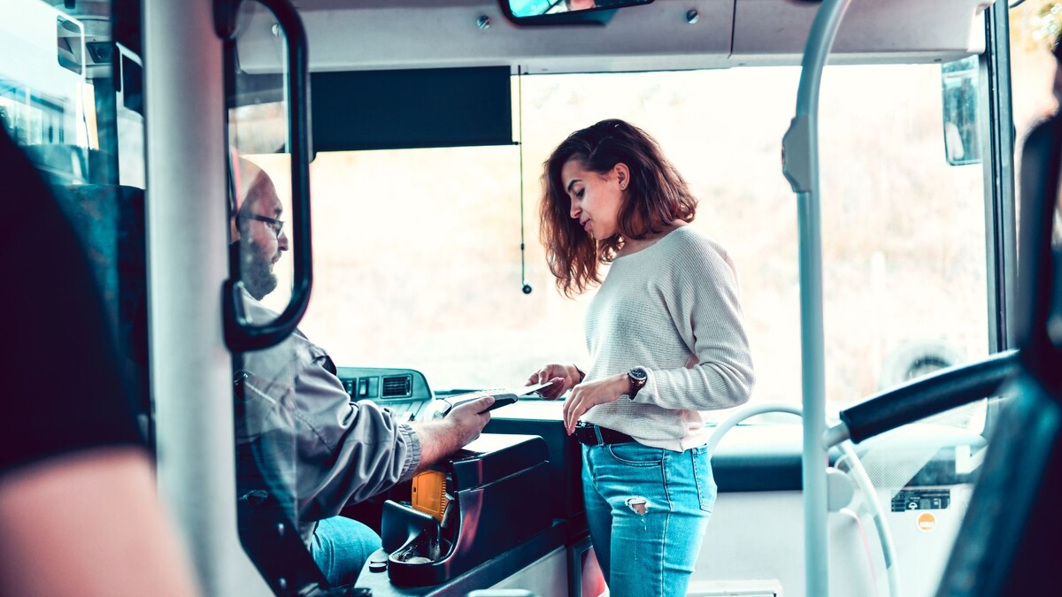 покупка билета в автобусе