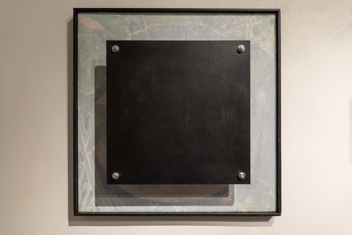 Владислав Аксёнов "Супрематическое затмение" на выставке "Квадратная ирония"