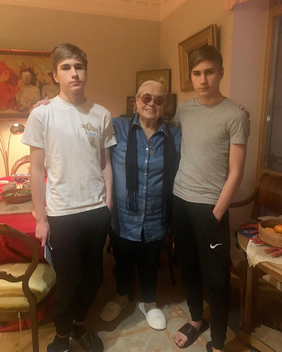 Фома и Фока с бабушкой