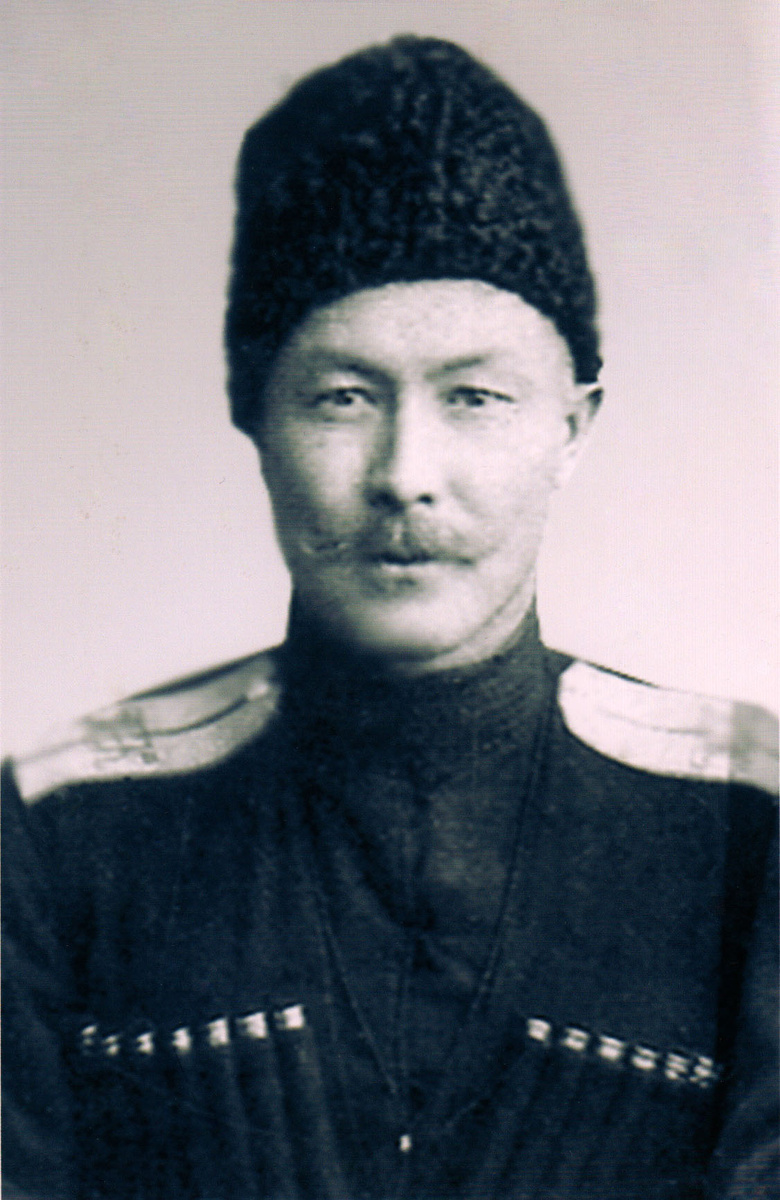 Полковник князь Фёдор Николаевич (Тембот Жанхотович) Бекович-Черкасский - командир Кабардинского конного полка Кавказской туземной конной дивизии с 23 августа 1914 по 25 апреля 1915.