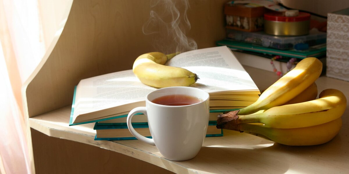 Бананы помогают синтезировать серотонин — именно поэтому они считаются натуральным антидепрессантом.