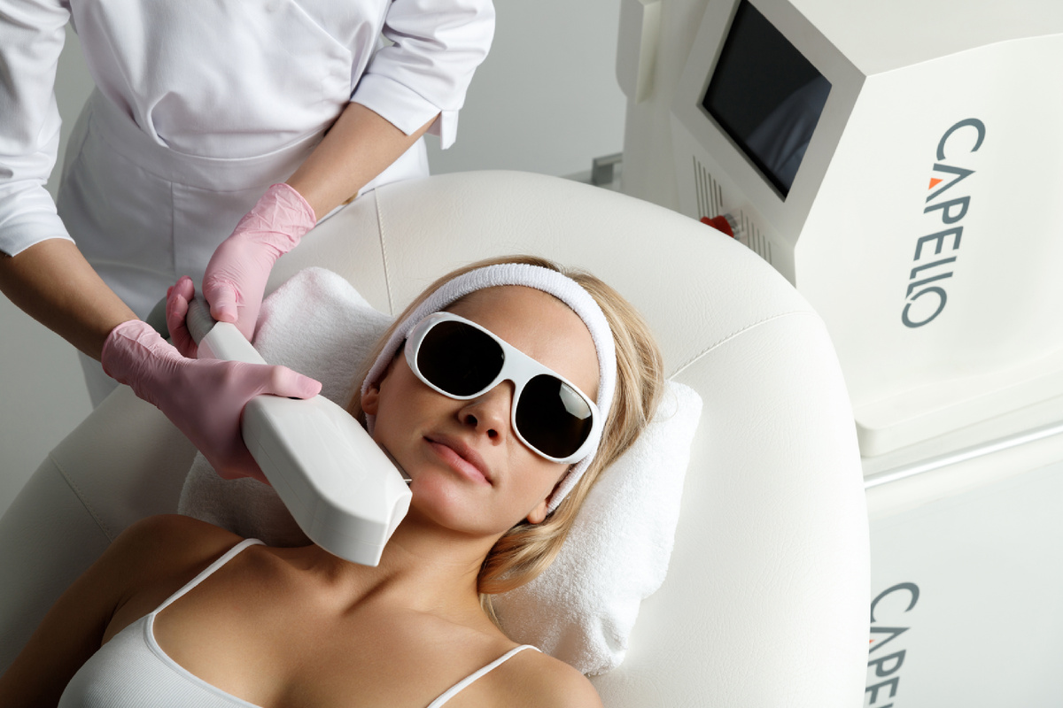 процедура фотоомоложения на аппарате CAPELLO