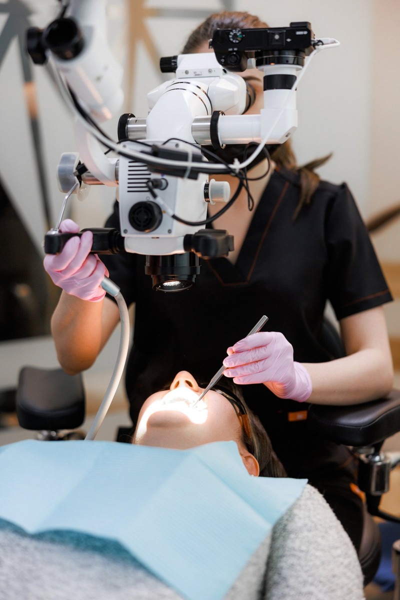 Стоматологический микроскоп