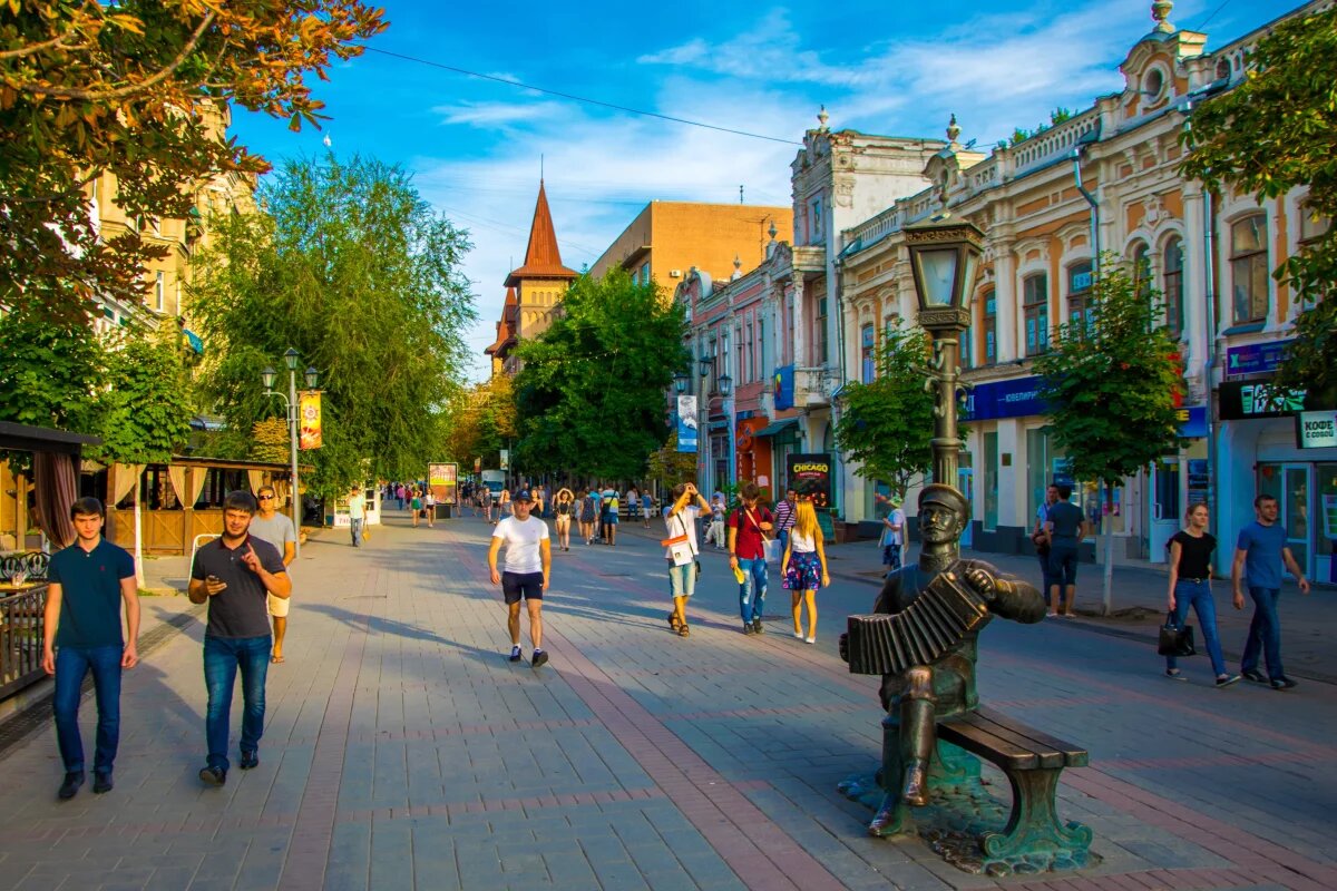    Саратов с пляжем, небоскребом и мостом назвали русским Дубаем