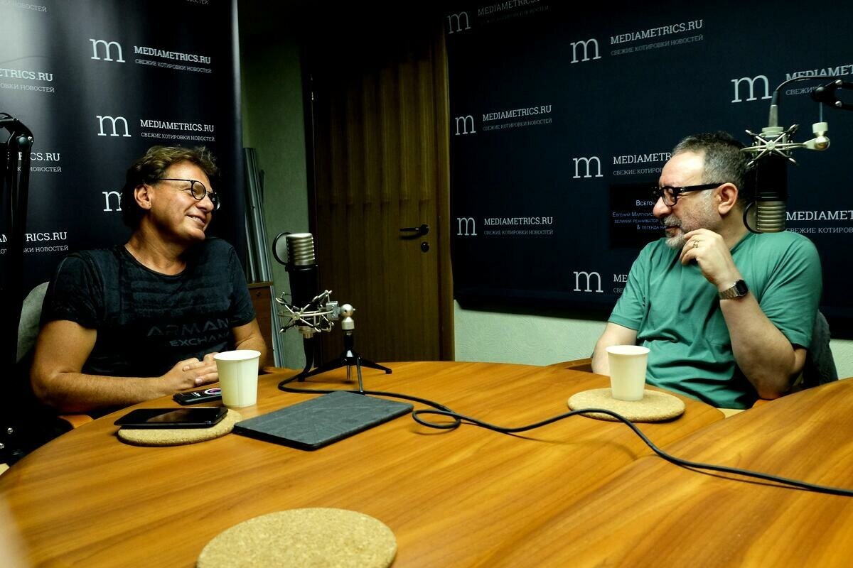 Фото в студии: Семён Оксенгендлер.