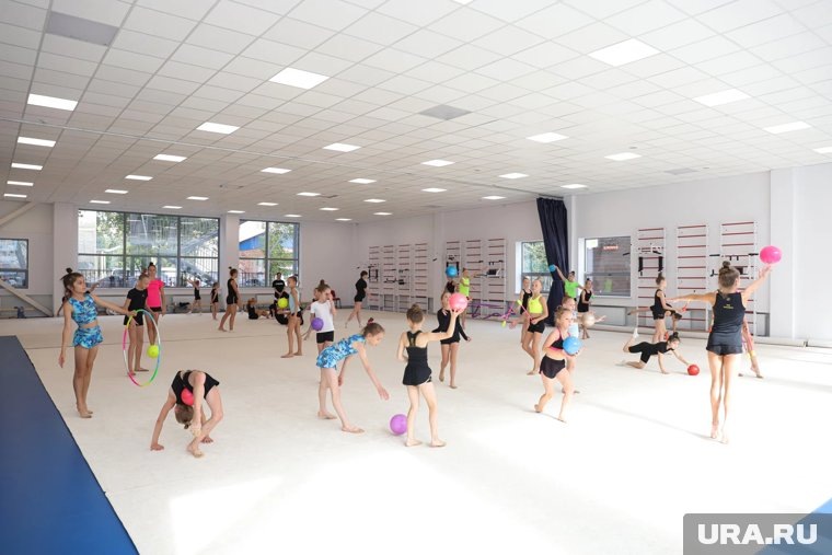    Детей набирают в различные секции