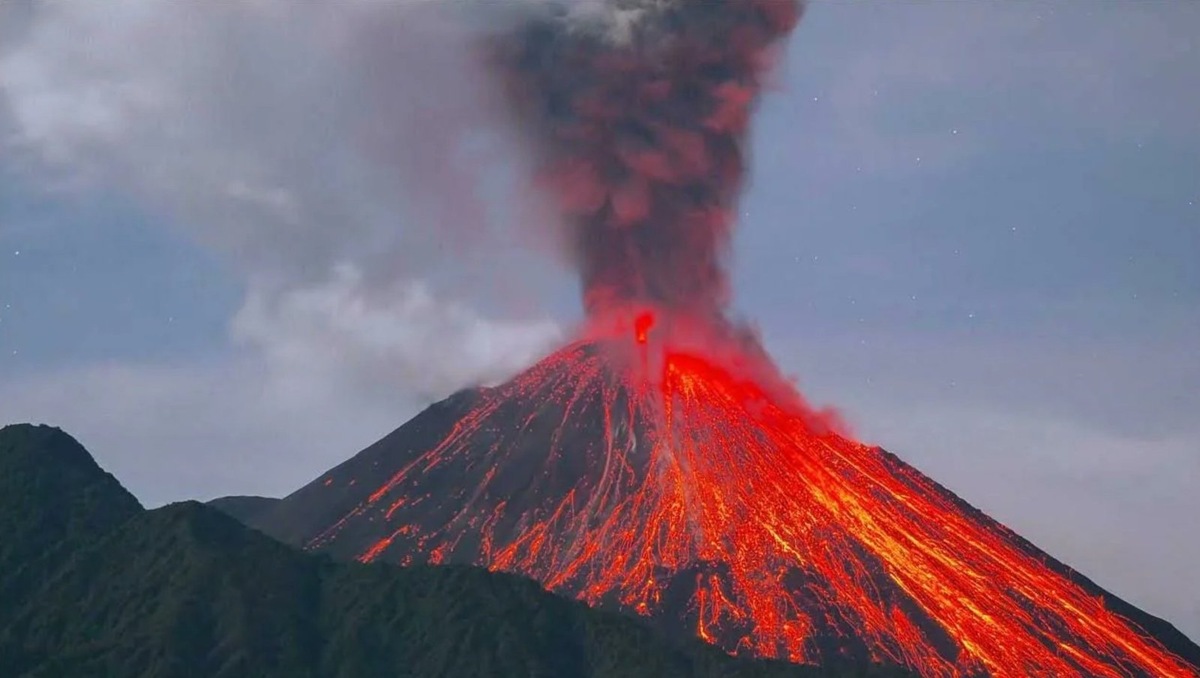    74 000 лет назад произошло извержение вулкана Тоба, настолько сильное, что у человечества практически не было шансов выжить