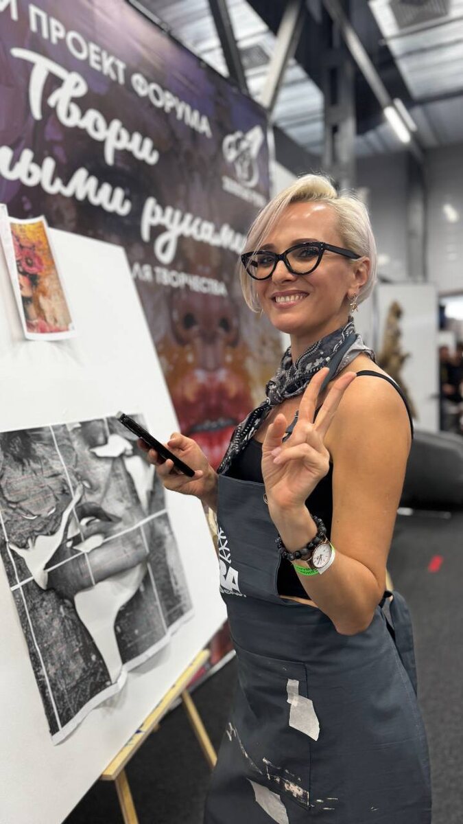 Художница Ксения Елисеева