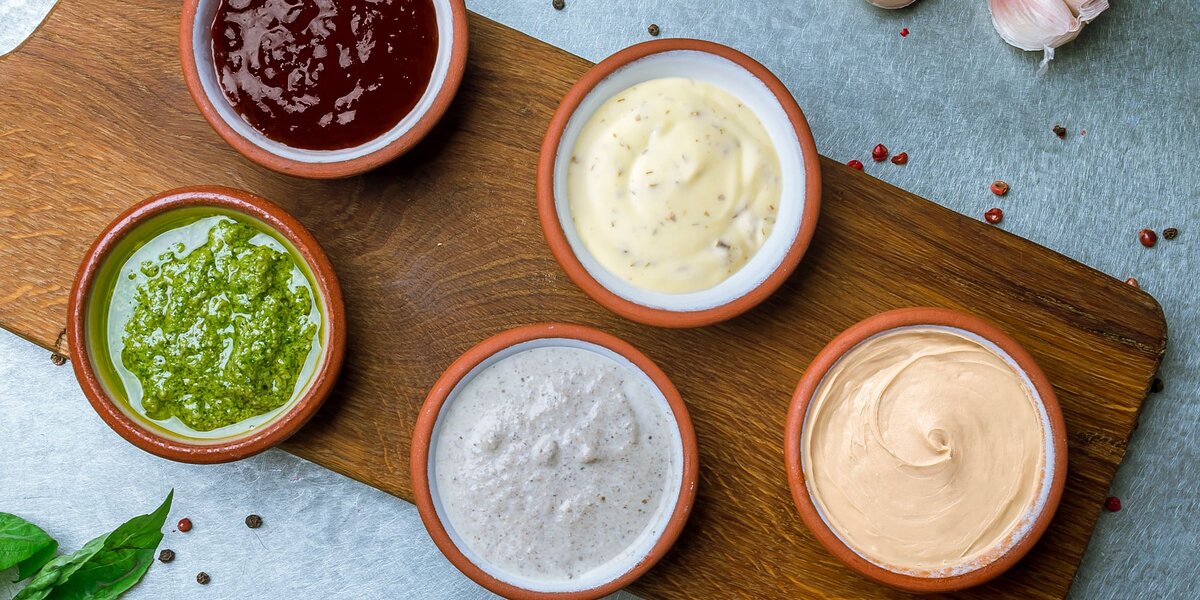 Соусы, которые делают еду ресторанной.