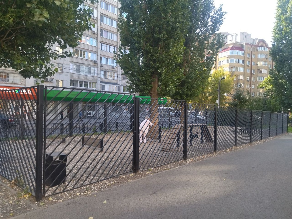 Площадка для выгула собак
