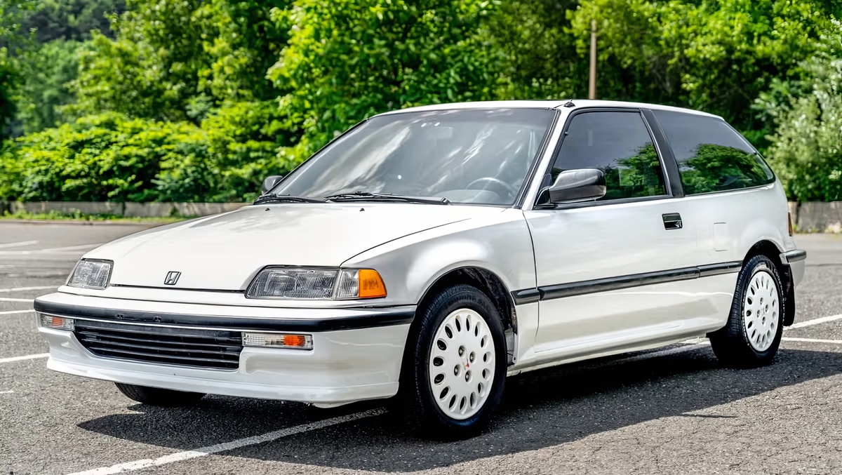 ©Bring a Trailer ©Honda 