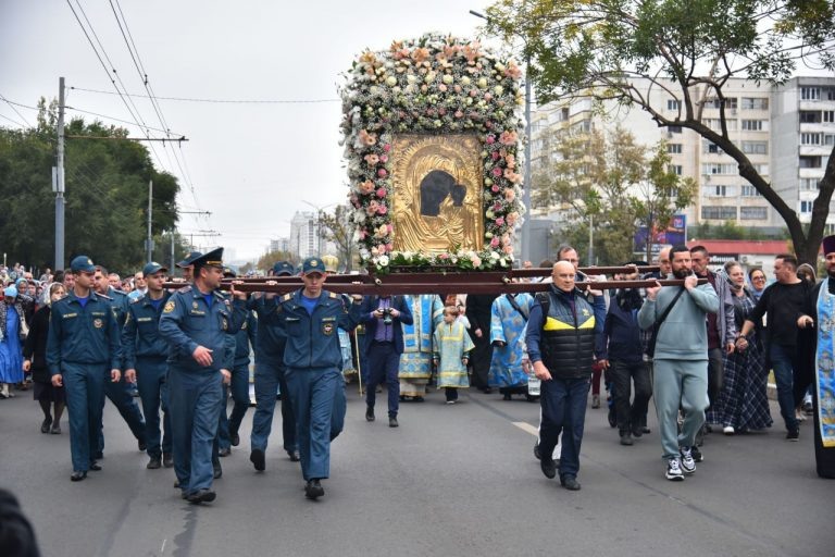    В Оренбурге изменился маршрут Крестного хода в Рождество Богородицы Мария Чалкина