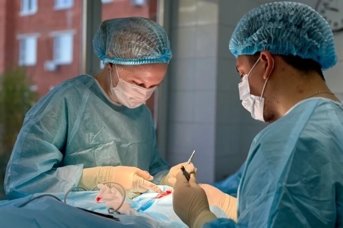    Ижевские хирурги прооперировали женщину с околоушным свищом