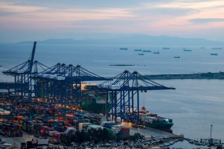 Фото: REUTERS/Louisa Gouliamaki