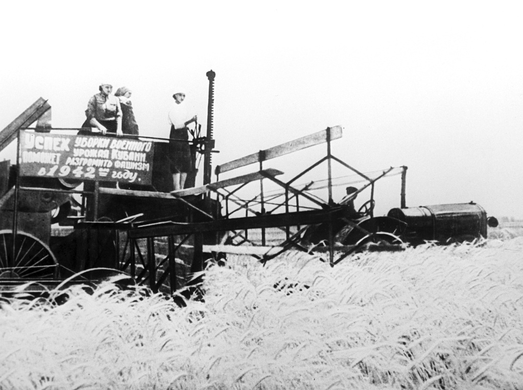  Немецко-фашистские захватчики рассчитывали на природные ресурсы южных регионов СССР.
© РИА Новости / А. Гаранин