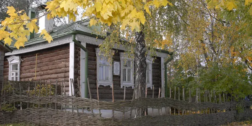 Автор: С.Новиков, Источник: Архив ГМЗЕ