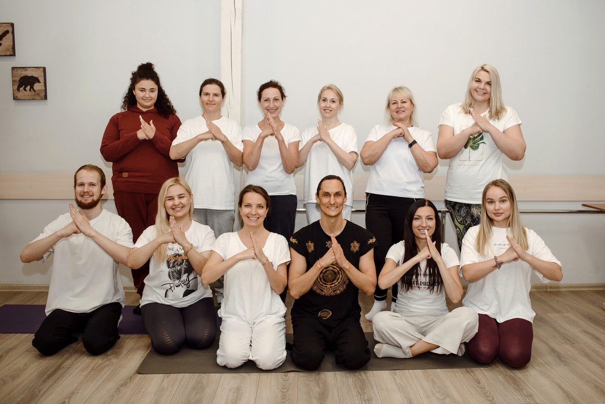 «Энергетический силовик» — система, направленная на быструю прокачку и набор энергии, основанная на практиках жёсткого даосского цигун «Железная рубашка» с элементами практик Казачьего Спаса. Автор системы — Александр Амаранатха — духовный энерго-практик, создатель авторских программ. 