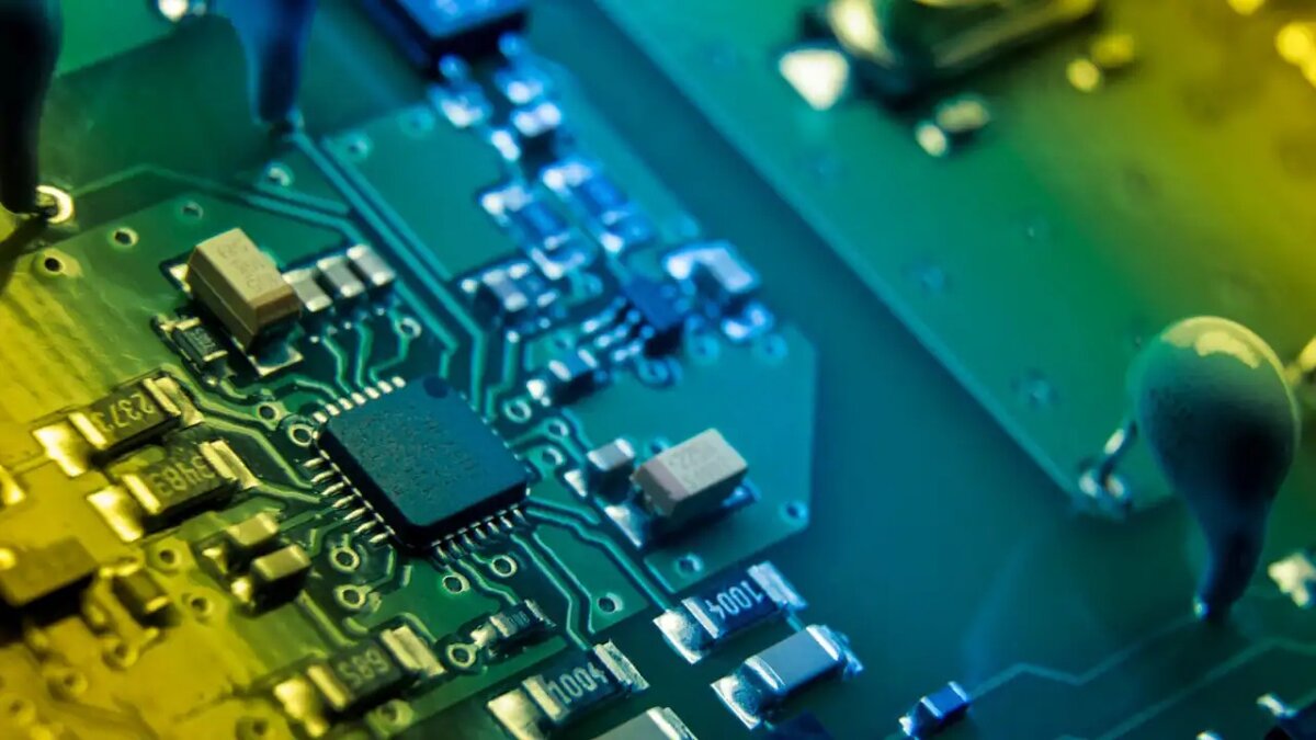    Микросхема. © ru.freepik.com